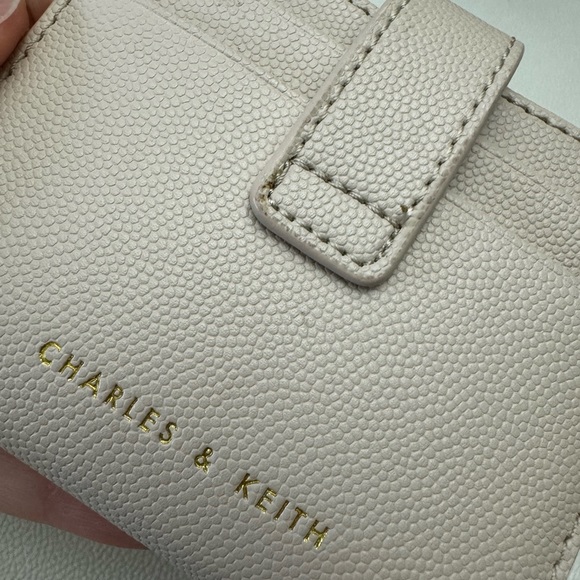Charles & Keith Card holder - Picture 4 of 7
